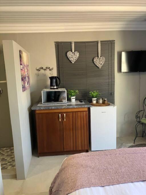 Stellies Accommodation - Room 2 Keetmanshoop Esterno foto